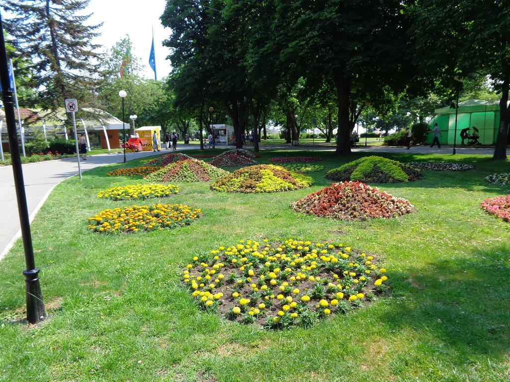 Zoya Apartment Burgas Stad Buitenkant foto