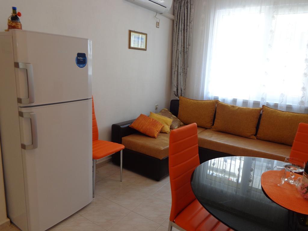 Zoya Apartment Burgas Stad Buitenkant foto