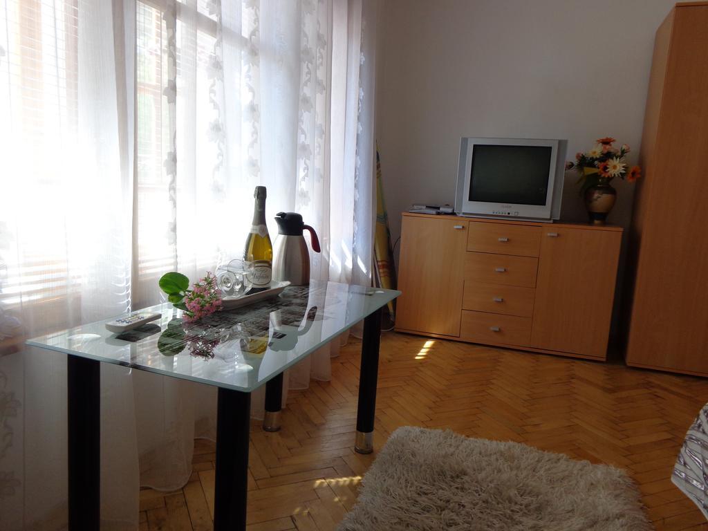 Zoya Apartment Burgas Stad Buitenkant foto