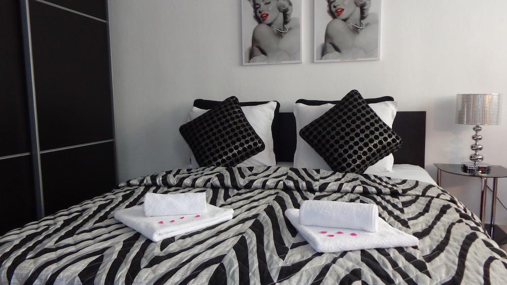 Zoya Apartment Burgas Stad Kamer foto