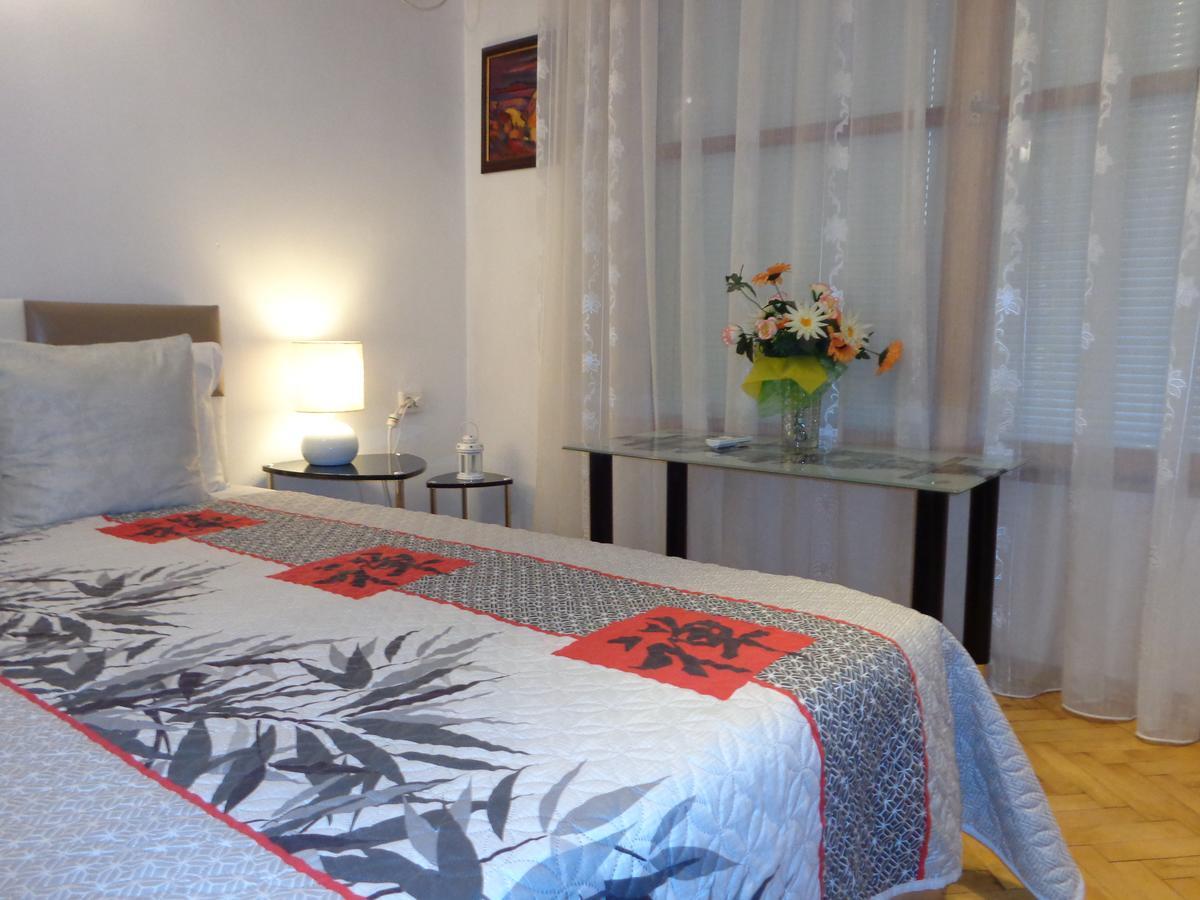 Zoya Apartment Burgas Stad Buitenkant foto