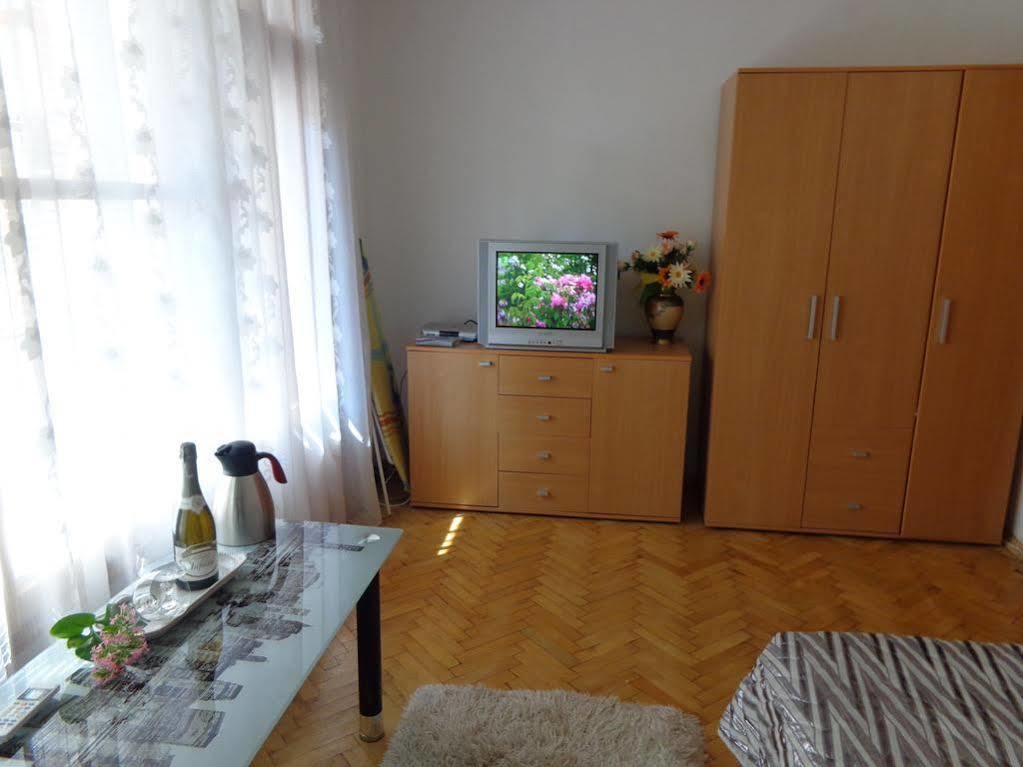 Zoya Apartment Burgas Stad Buitenkant foto